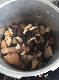 美味的香菇猪蹄做法图解10)