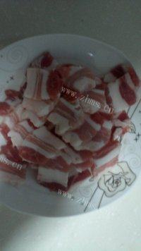 很有食欲的香辣五花肉做法图解1)