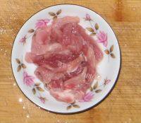 自制白菜肉丝炒年糕做法图解3)