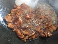 家常菜杏鲍菇炒五花肉做法图解6)