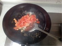 诱人的番茄肉酱意面做法图解6)