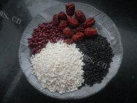 黑米红枣粥自制做法图解1)