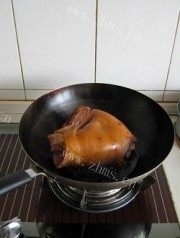酱肘子做法图解2)
