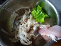 家常菜平菇炒肉丝做法图解1)