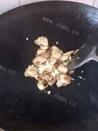 家常菜青椒五花肉做法图解2)
