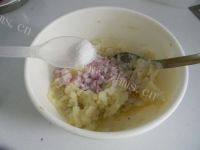 香气逼人的香煎土豆泥做法图解5)