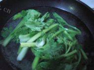 秀色可餐的芹菜猪肉水饺做法图解2)