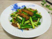 家常菜蒜苗炒五花肉