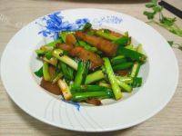 家常菜蒜苗炒五花肉