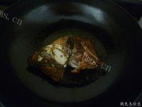 简单易做的鱼头炖豆腐做法图解3)