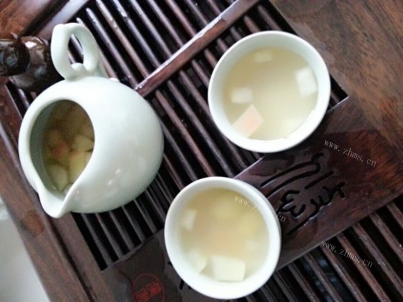 清爽的水果茶