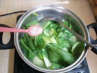 美味的青菜肉丸汤做法图解7)