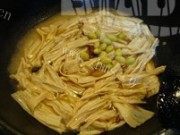 家常菜白果烧腐竹做法图解3)