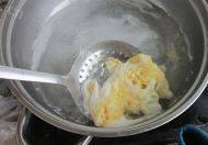 美味韭菜鸡蛋面做法图解8)