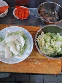 家常菜白菜炖粉条做法图解4)