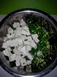 家常韭菜炒鸡蛋豆腐做法图解2)