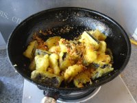色泽鲜亮的蒜香茄条做法图解12)