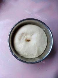 美味的菠萝包做法图解5)