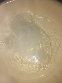 香辣芥末黄瓜粉丝做法图解3)