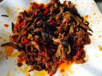 可口的鱼香肉丝面做法图解2)