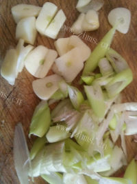 家常菜豆角炒肉做法图解1)