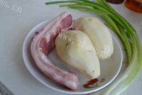 好吃的五花肉炖土豆做法图解1)