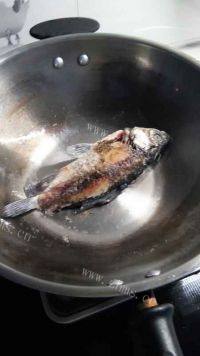 福寿鱼豆腐汤做法图解2)
