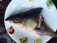 美味的鱼头白菜汤做法图解1)
