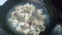 很有食欲的黄焖鸡做法图解2)