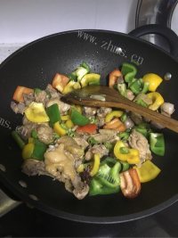 好吃的彩椒微辣子鸡做法图解10)