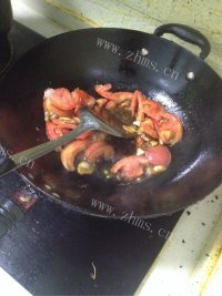 营养丰富的西红柿炒菜花做法图解5)