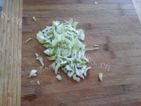 垂涎欲滴的豆芽炒韭菜做法图解2)
