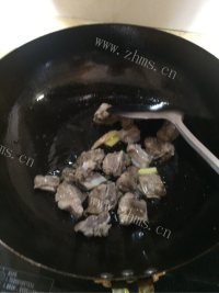 土豆南瓜烧排骨做法图解3)