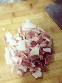 家常菜肉炒菜花做法图解1)