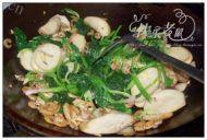 家常菜杏鲍菇炒菠菜做法图解8)
