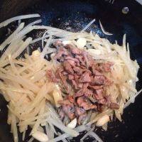 家常菜土豆肉丝做法图解7)