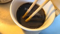 色泽鲜亮的糖醋脆皮茄子做法图解4)