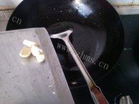 家常菜豆角炒西红柿做法图解5)