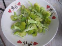 色香味具全的蚝油西兰花做法图解3)