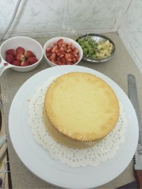 独特的草莓奶油蛋糕做法图解1)