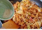 口感极佳的韩式泡菜五花肉