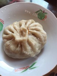 胡萝卜木耳鸡蛋包子做法图解9)