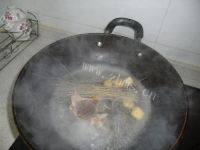 家常油豆腐粉丝汤做法图解3)