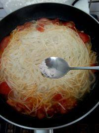 美味的西红柿鸡蛋面