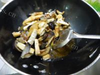 家常菜茄子烧豆腐做法图解11)