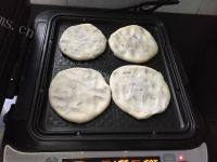 易做的豆沙果仁馅饼做法图解6)