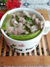美味的丝瓜肉片汤
