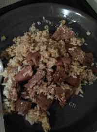 美味的黑椒牛肉粒焗饭做法图解4)