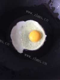 美味的番茄煎蛋面做法图解2)