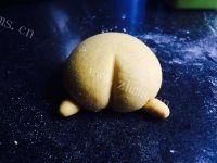 美味的懒蛋蛋屁股流沙包做法图解11)